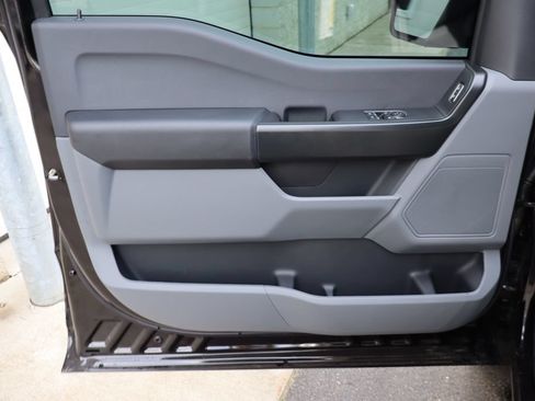Used 2025 Ford F150 XL RWD image 17