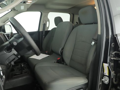 Used 2018 RAM 2500 Tradesman w/ Chrome Appearance Group image 14