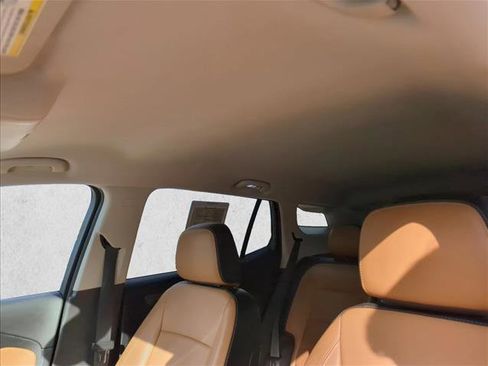 Used 2020 GMC Terrain SLT w/ Preferred Package image 16