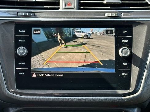 Used 2023 Volkswagen Tiguan SE image 27