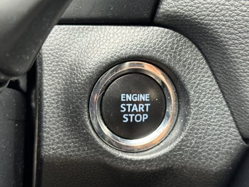 Used 2021 Toyota RAV4 XLE image 26