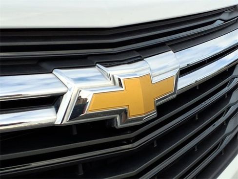 Used 2023 Chevrolet Equinox LT image 25