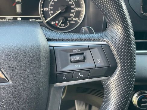 Used 2024 Mitsubishi Outlander ES AWD/4WD image 17