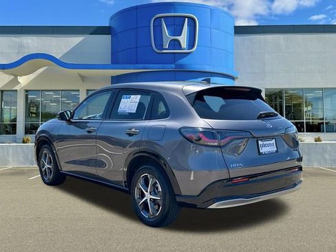 Used 2023 Honda HR-V EX-L image 4