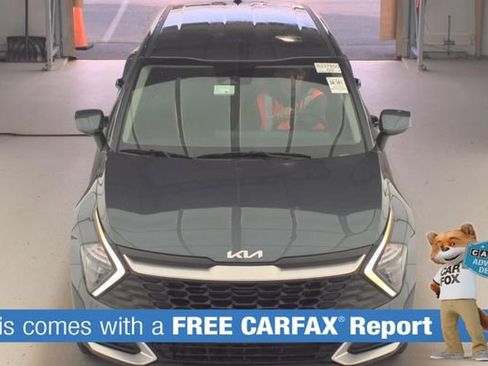 Used 2023 Kia Sportage LX FWD image 2