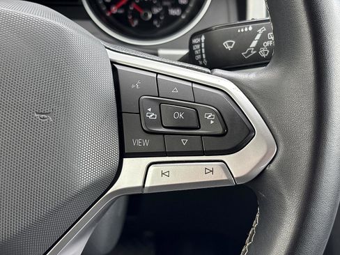 Used 2021 Volkswagen Atlas SE image 34