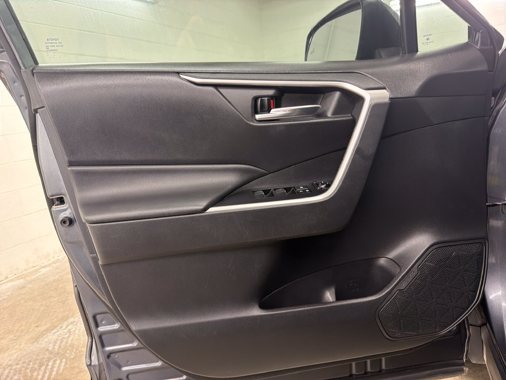 Used 2021 Toyota RAV4 XLE Premium FWD image 15