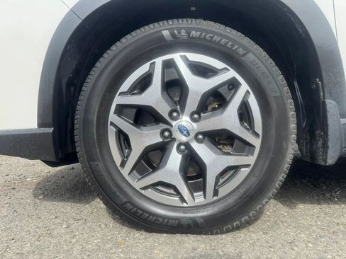 Used 2019 Subaru Forester Premium AWD/4WD image 9