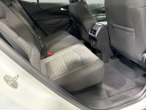 Used 2020 Chevrolet Equinox LT FWD image 32