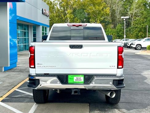 Used 2025 Chevrolet Silverado 2500 LTZ w/ LTZ Convenience Package image 5