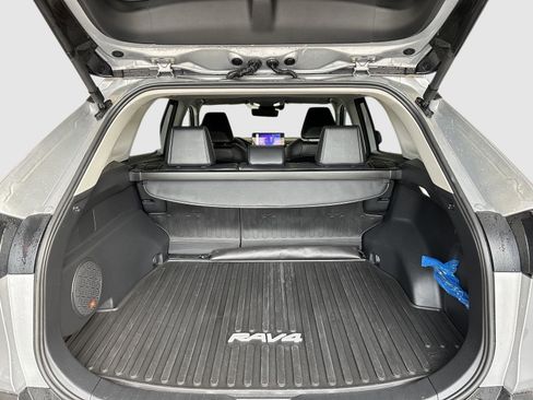 Used 2024 Toyota RAV4 XLE Premium image 40