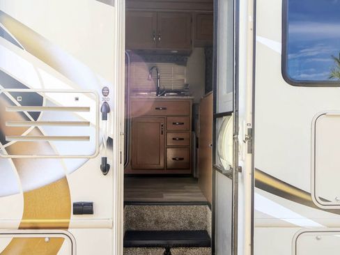 Used 2017 Ford E-450 and Econoline 450 Super Duty w/ Motorhome Prep Package RWD image 34