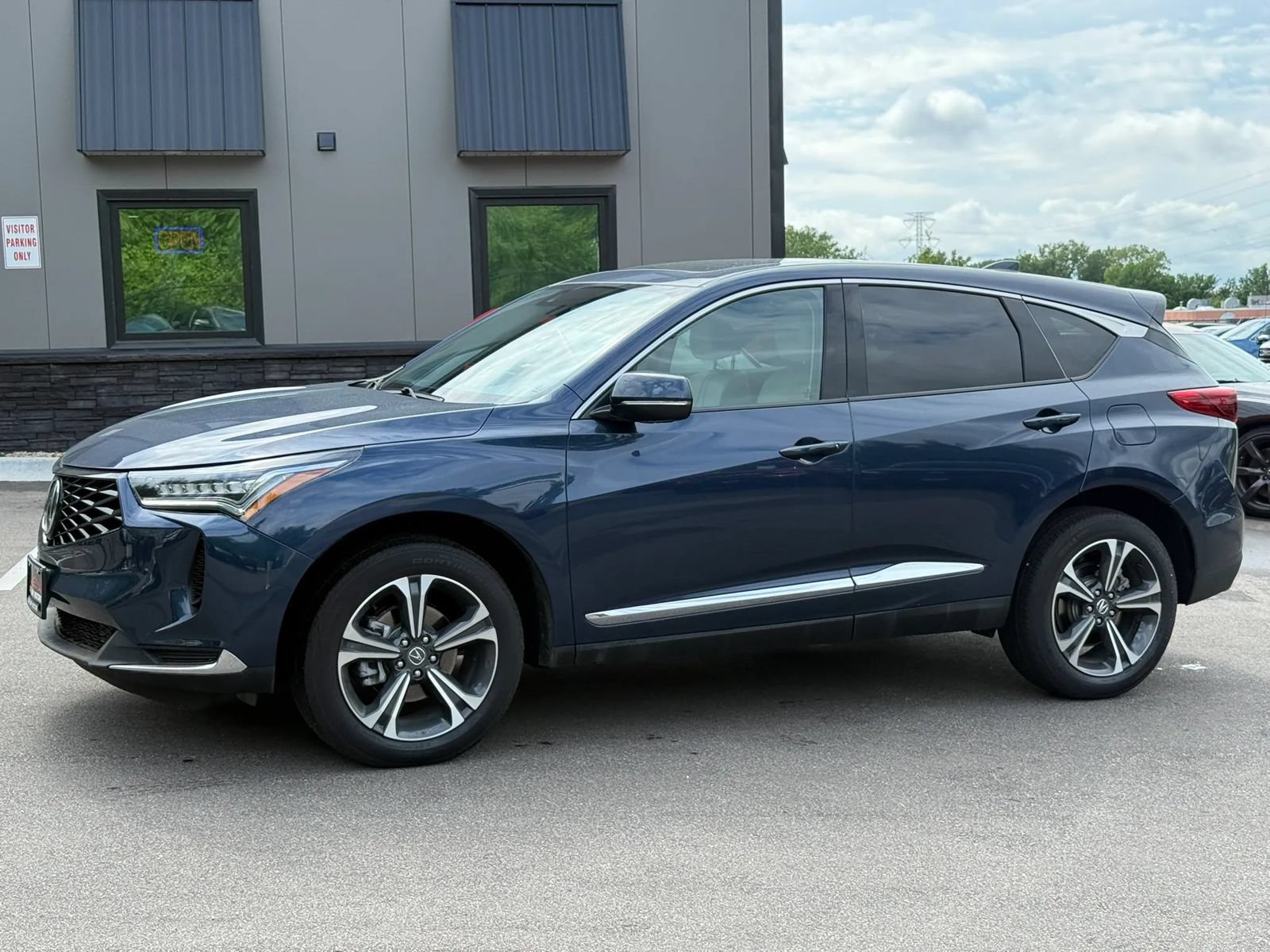 Used 2025 Acura RDX w/ Technology Package AWD/4WD image 2