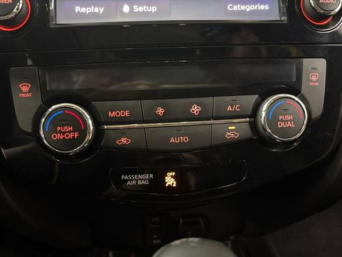 Used 2016 Nissan Rogue AWD image 22