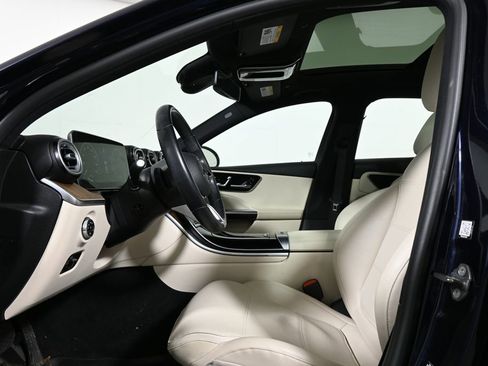 Used 2022 Mercedes-Benz C 300 4MATIC Sedan image 3