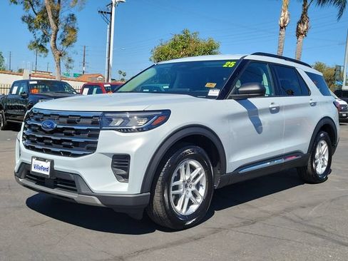 Used 2025 Ford Explorer Active RWD image 28