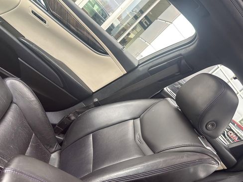 Used 2015 Cadillac XTS Platinum image 23