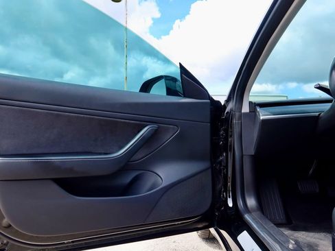 Used 2018 Tesla Model 3 Long Range AWD/4WD image 12