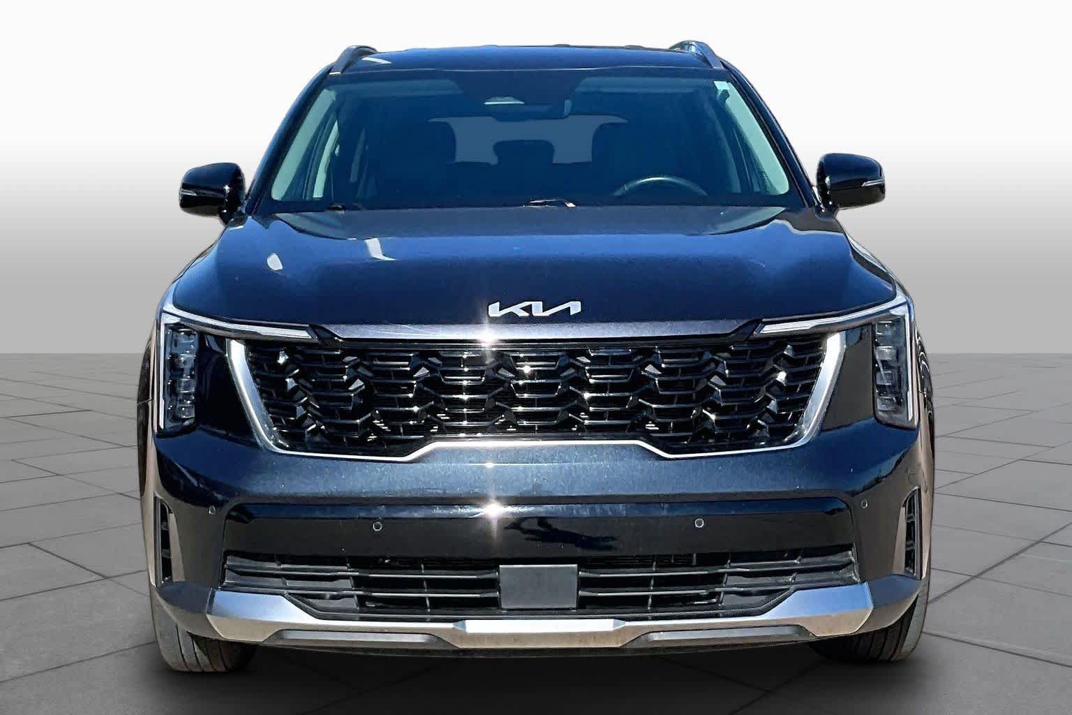 Used 2025 Kia Sorento S FWD image 3