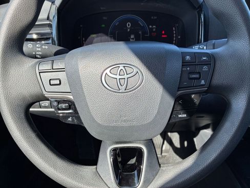 Used 2025 Toyota Camry LE FWD image 22
