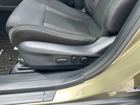 Used 2025 Subaru Outback Premium AWD/4WD image 10
