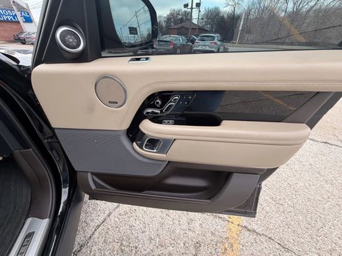 Used 2019 Land Rover Range Rover HSE image 15
