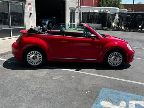 Used 2016 Volkswagen Beetle 1.8T S FWD image 8
