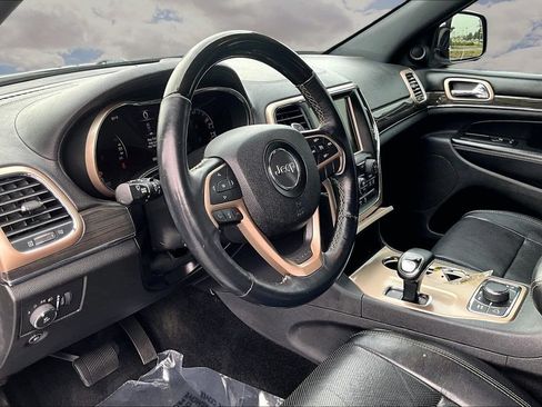 Used 2015 Jeep Grand Cherokee Overland AWD/4WD image 17