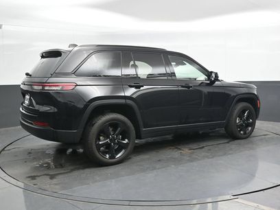 Used 2023 Jeep Grand Cherokee Altitude