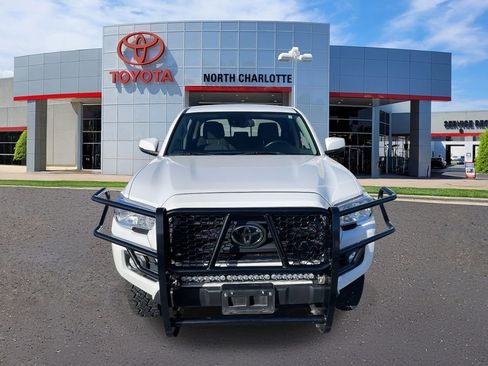 Used 2023 Toyota Tacoma SR5 w/ Technology Package image 5