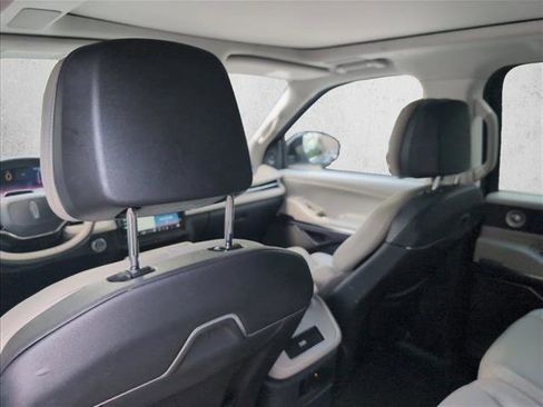 Used 2025 Lincoln Navigator L Reserve AWD/4WD image 19