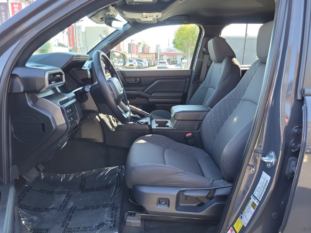 Used 2025 Toyota Tacoma SR5 AWD/4WD image 21