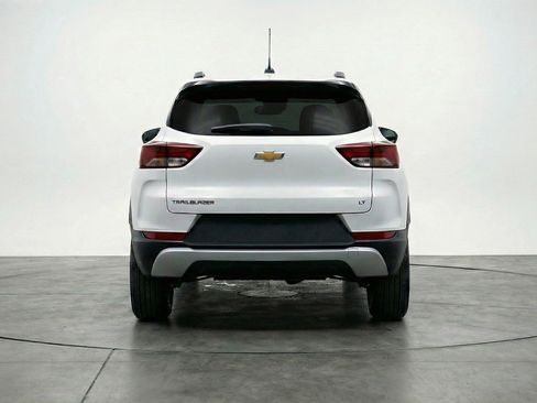 Used 2025 Chevrolet TrailBlazer LT w/ Driver Confidence Package AWD/4WD image 7