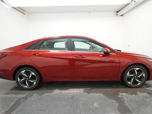 Used 2023 Hyundai Elantra Limited image 10