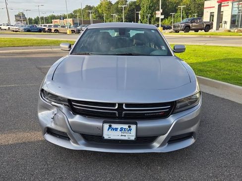 Used 2015 Dodge Charger SE w/ Popular Equipment Group RWD image 2