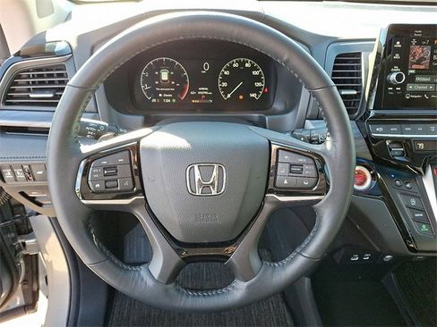 Used 2025 Honda Odyssey Elite image 17