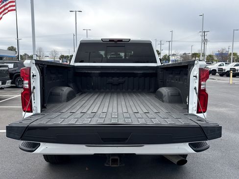 Used 2022 Chevrolet Silverado 2500 LTZ w/ LTZ Plus Package image 32