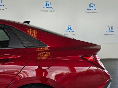 Used 2024 Hyundai Elantra SEL FWD image 34