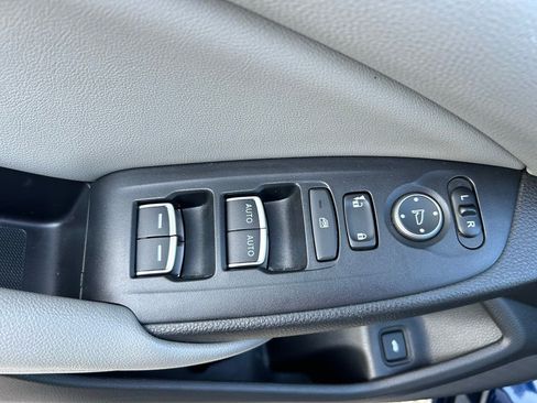 Used 2019 Honda Accord EX image 17