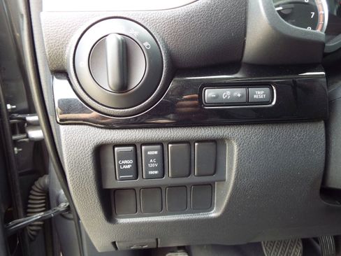 Used 2021 Nissan Titan SV w/ SV Convenience Package AWD/4WD image 20