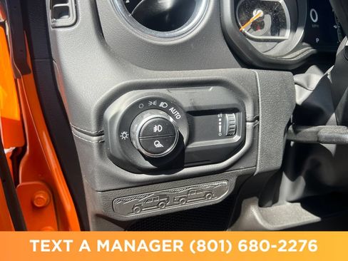 Used 2025 Jeep Gladiator Sport AWD/4WD image 28