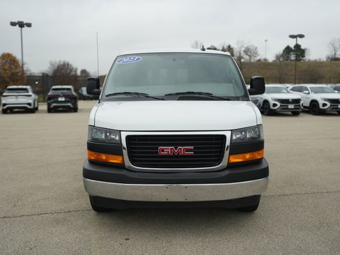 Used 2023 GMC Savana 2500 w/ Driver Convenience Package image 3