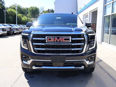 Used 2025 GMC Yukon XL Elevation AWD/4WD image 5