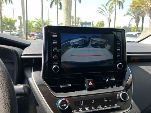 Used 2020 Toyota Corolla LE FWD image 22