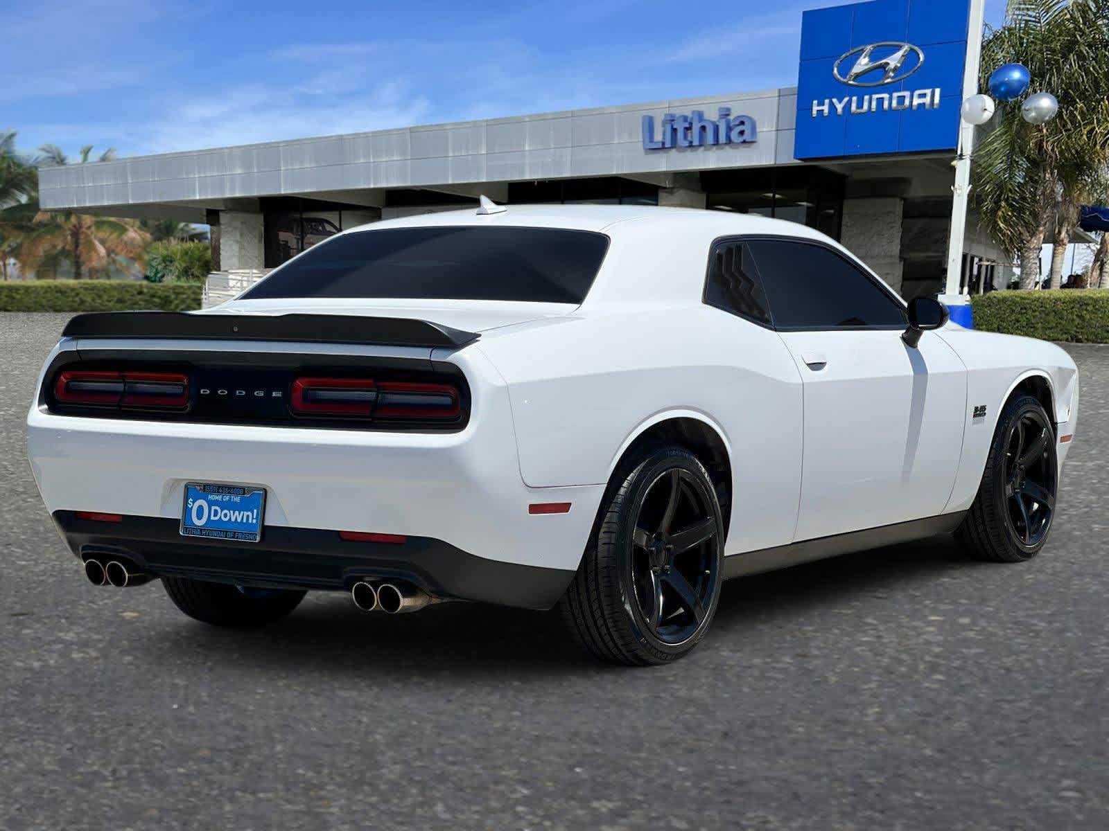 Used 2016 Dodge Challenger R/T w/ Driver Convenience Group RWD image 3