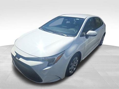 Used 2025 Toyota Corolla LE image 8