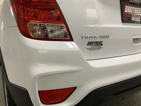 Used 2021 Chevrolet Trax LS w/ Tint and Cruise Package AWD/4WD image 7
