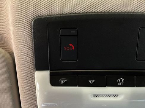 Used 2025 Nissan Rogue SV AWD/4WD image 19
