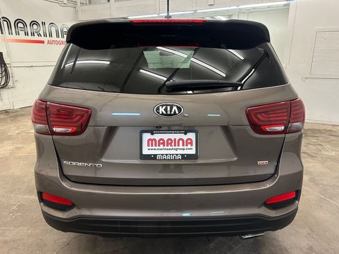 Used 2019 Kia Sorento AWD image 12