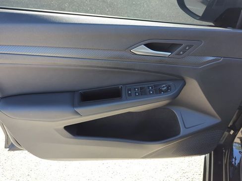 Used 2024 Volkswagen Golf R image 7